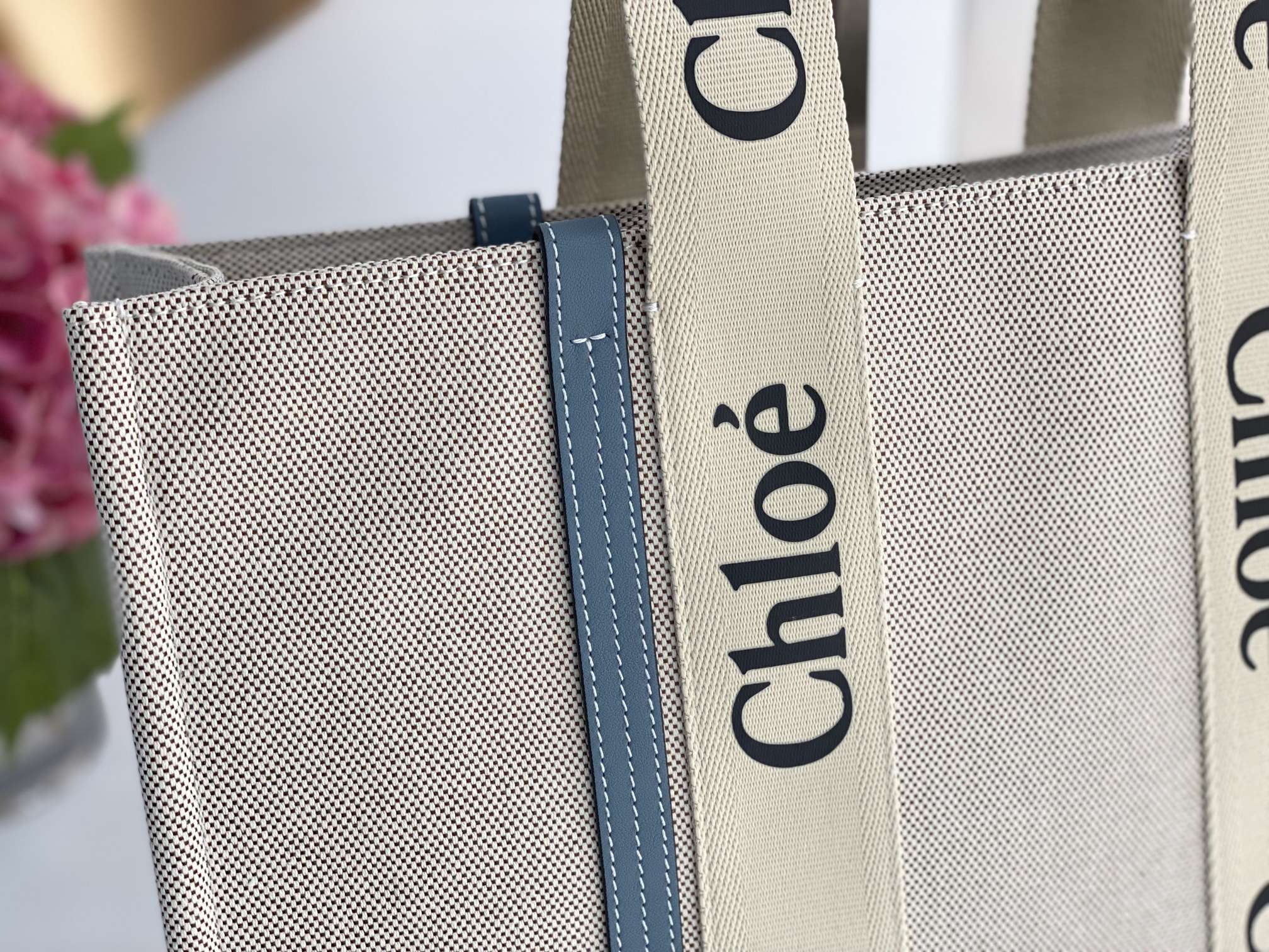 Chloe Large Woody Tote Bag In Linen 